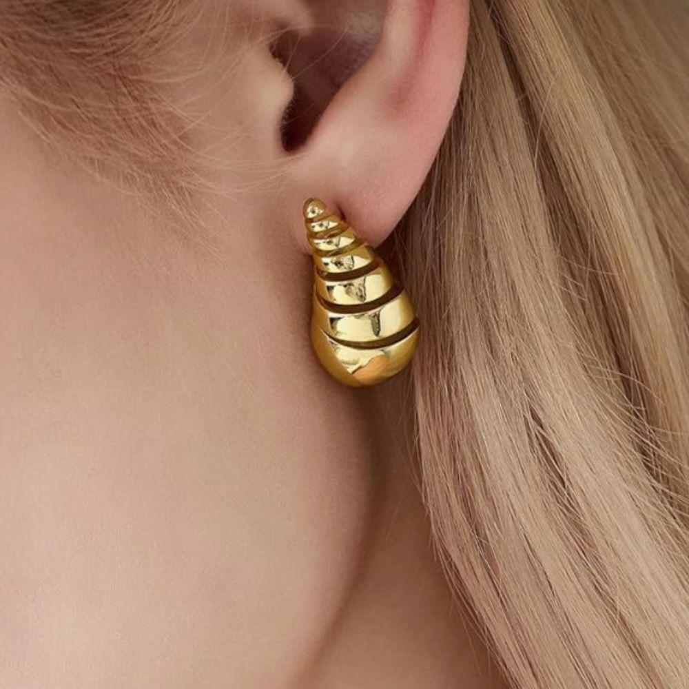 NEW 18k gold plated Elegant Gold Spiral Earrings